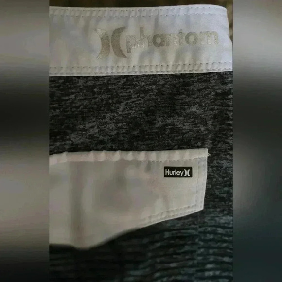 Men's Hurley Phantom Cove board shorts size 36. - Picture 4 of 10